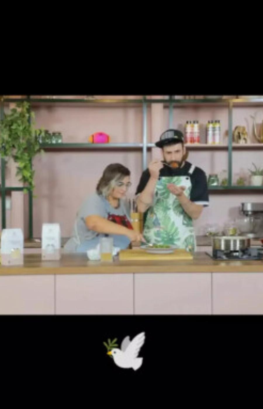 Ματίνα Παγώνη για Ντέμη Γεωργίου