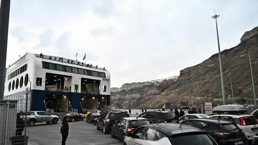 Νέος δυνατός σεισμoς στην Αμοργό: Έφτασαν τις 1.200 οι δονήσεις – 11.000 άτομα έφυγαν