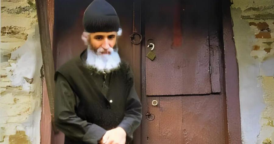 «Αυτός ο ηγέτης θα λυτρώσει την Ελλάδα» – H προφητεία του Αγίου Παΐσιου