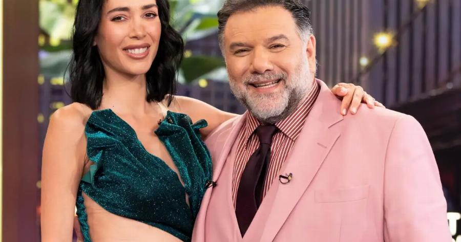 «Περιμένουμε το παιδάκι μας…»: «Κόκκαλο» ο Αρναούτογλου – Του ανακοίνωσε πως είναι έγκυος