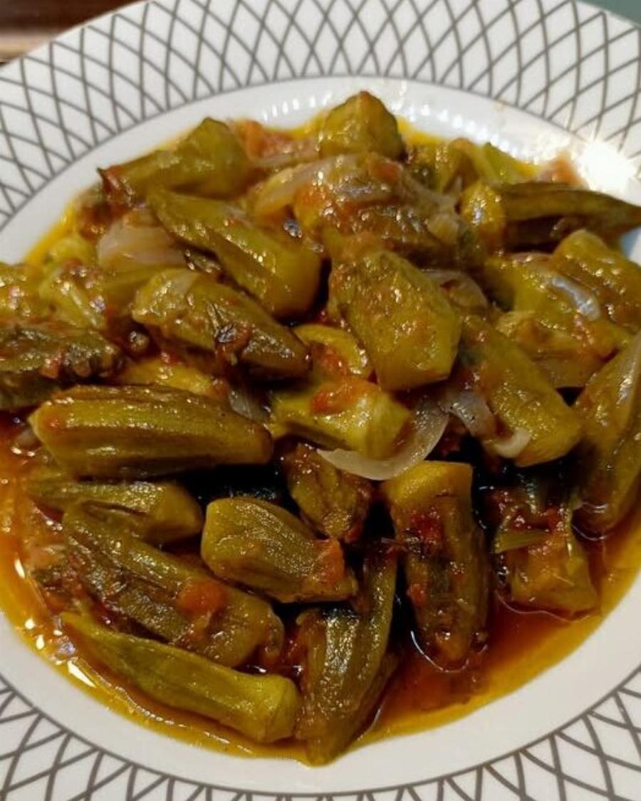 Μπάμιες αλλιώς: Έτσι γίνονται νόστιμες και χωρίς να λασπώσουν