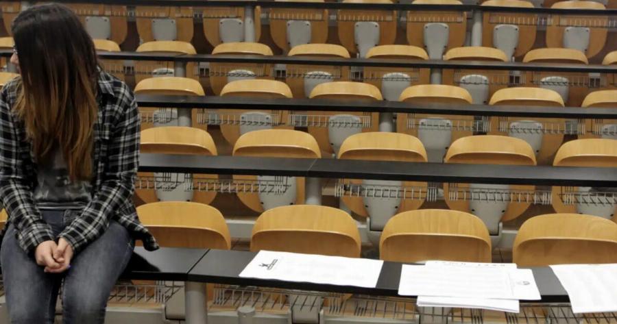 Ξεκινάει η διαγραφή 330.000 αιωνίων φοιτητών