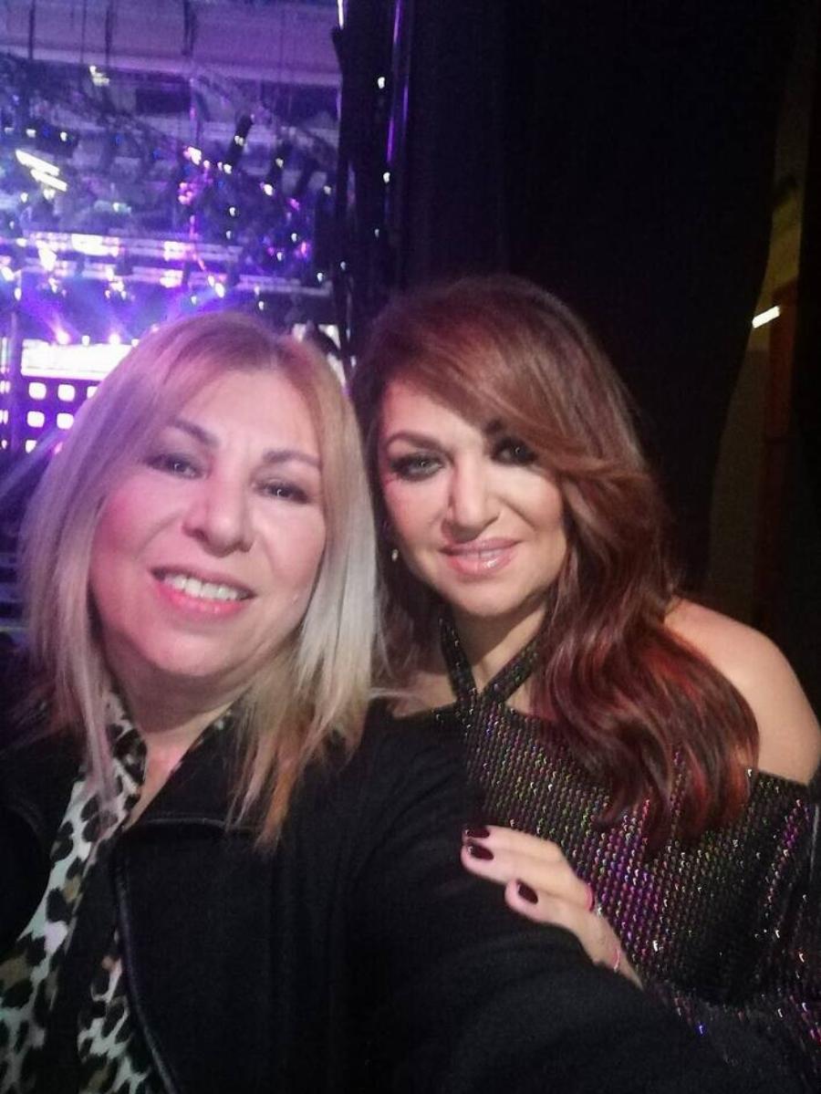 Σαν δυο σταγόνες νερό: Εντυπωσίασε με την ομορφιά της η άγνωστη αδερφή της Καίτης Γαρμπή Λιάνα