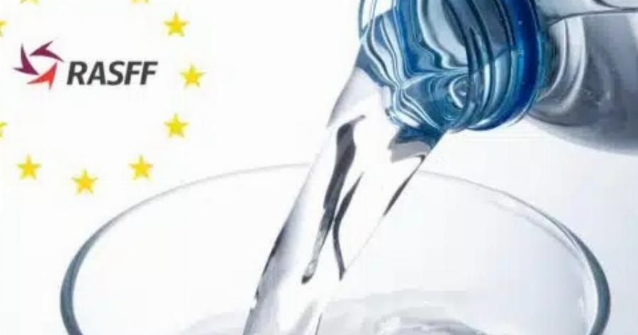 ΕΚΤΑΚΤΟ: Ανακαλείται εμφιαλωμένο νερό – Μην το πιείτε