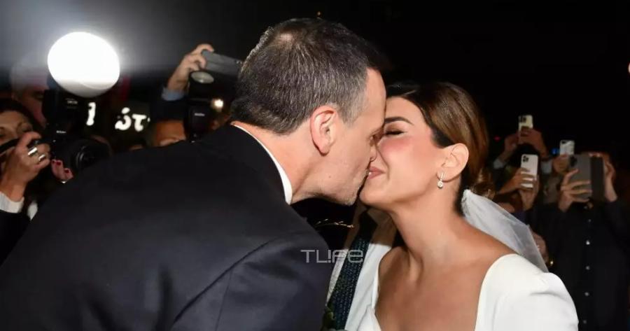 Παντρεύτηκε σήμερα ο Χάρης Δούκας την Γεωργία Πολυτάνου – To εντυπωσιακό νυφικό – Φωτογραφίες