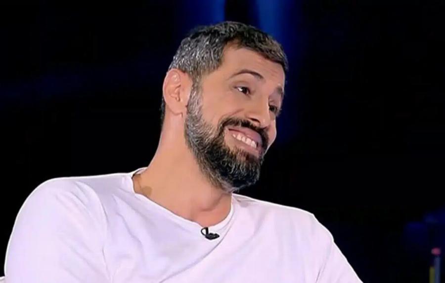 Γιώργος Παράσχος: Συγκινεί για τη Μάχη με τον Καρκίνο & τη Μητέρα του