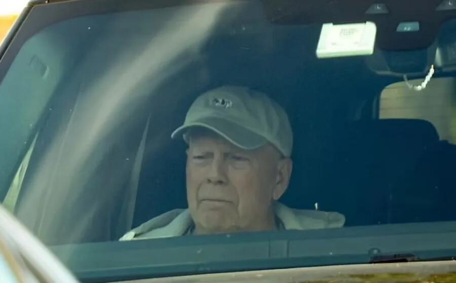 Παγκόσμια θλiψn για τον Μπρους Γουίλις μετά τη φωτογραφία που κυκλοφόρησε