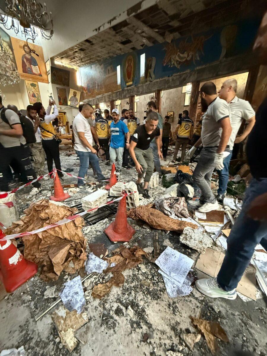 Βομβιστής αυτοκτονίας ανατινάχθηκε στο εσωτερικό της εκκλησίας του Προφήτη Ηλία- 15 νεκροί