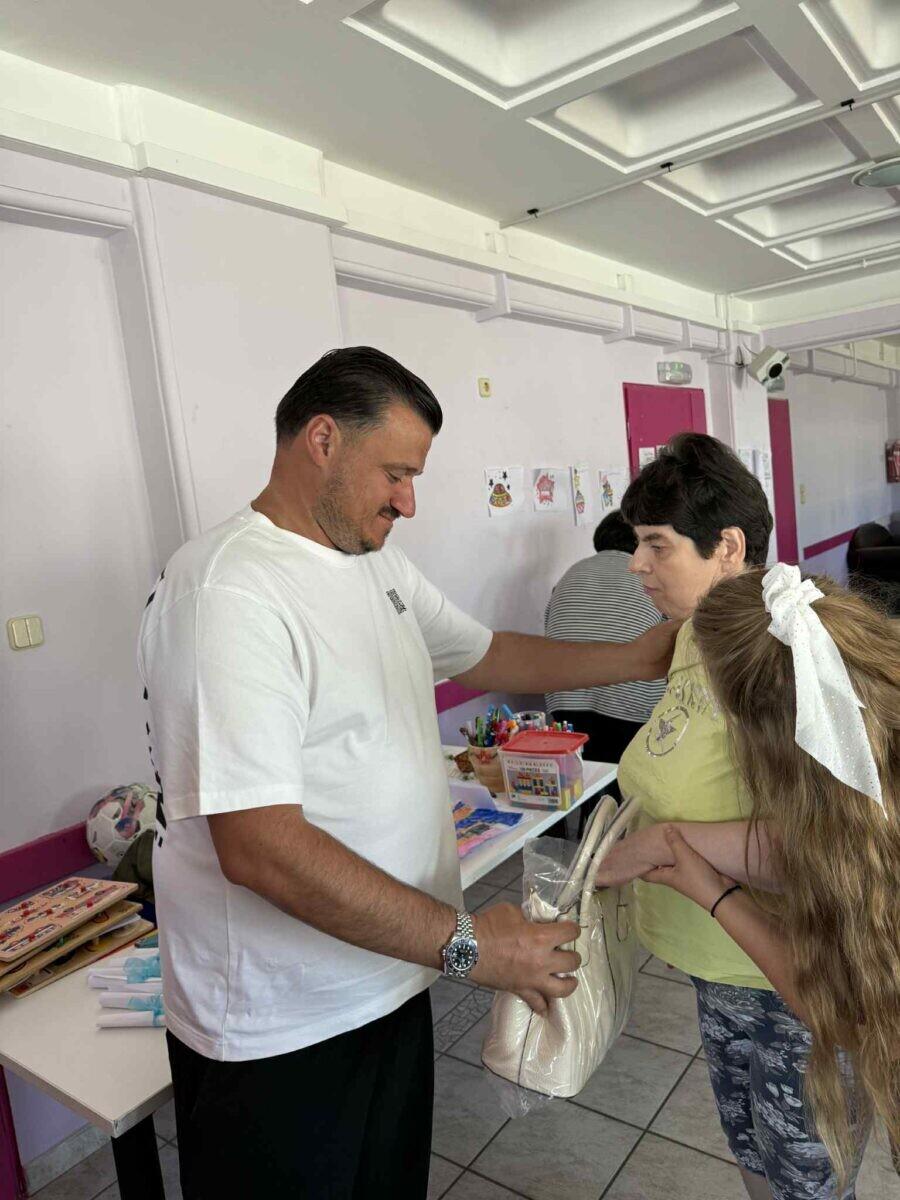 Μια τσάντα, δεκάδες χαμόγελα: Το Molly.gr στο πλευρό του Κέντρου ΑμεΑ Ευθύμειο στην Κόρινθο