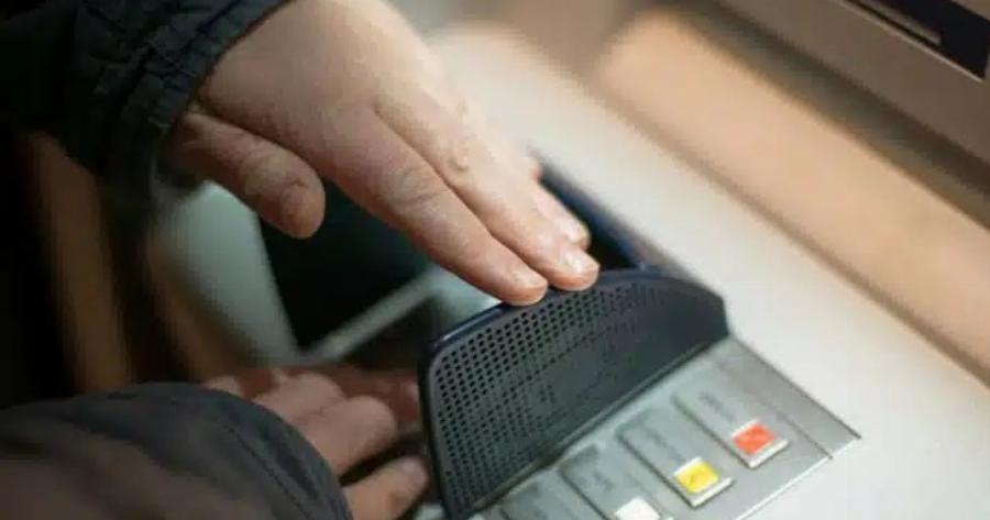 Τέλος στις αναλήψεις από ΑΤΜ – Πώς θα βγάζουμε χρήματα