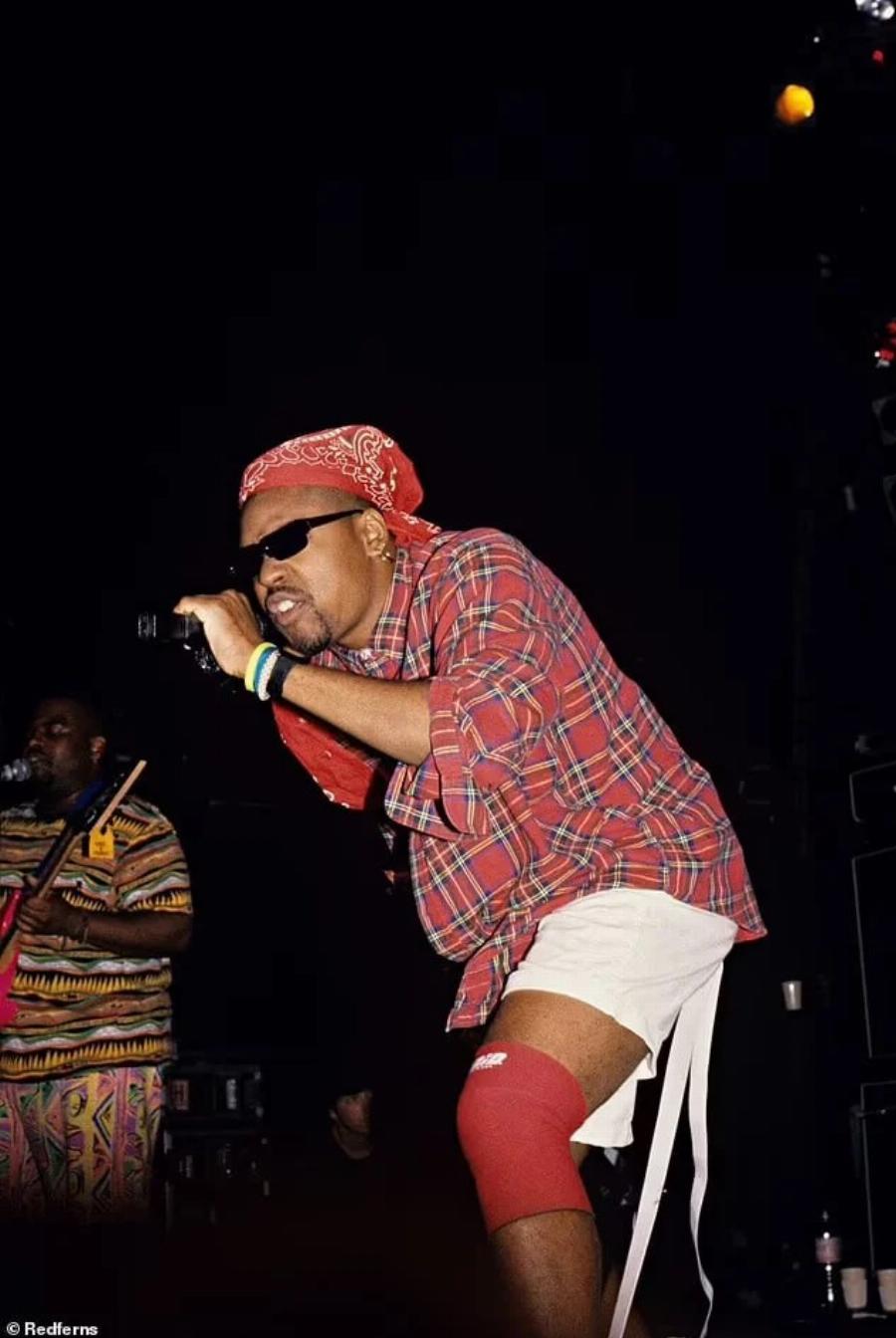 Δuστuχώς Γνωστός τραγουδιστής βρέθηκε vεκpός μέσα στο αυτοκίνητό του