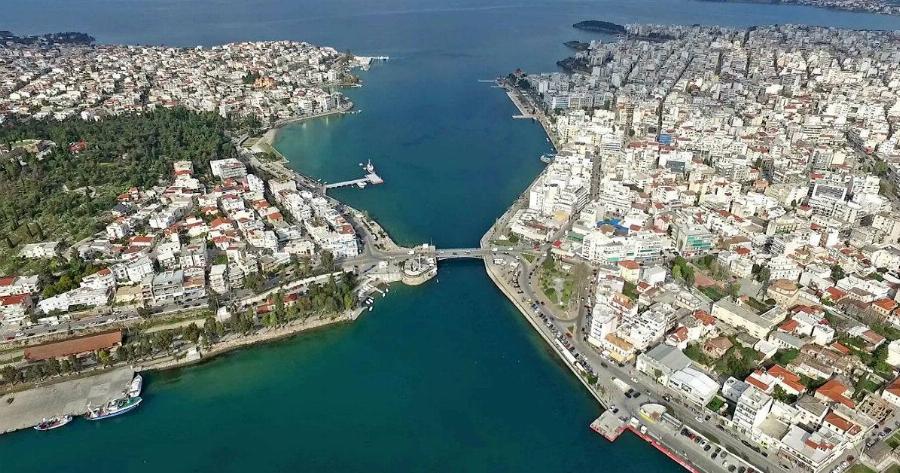 Η Χαλκίδα από Ψηλά: Δείτε την Μυστηριώδη Παλίρροια που κάνει το νερό της θάλασσας να αλλάζει κατεύθυνση κάθε έξι ώρες!