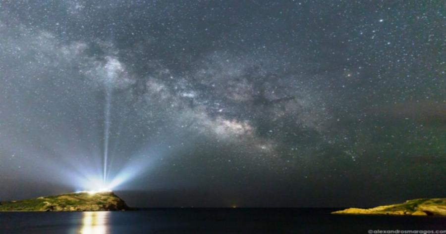 Η εκπληκτική φωτογραφία της NASA που ο ναός του Σουνίου «φωτίζει» όλο τον Γαλαξία