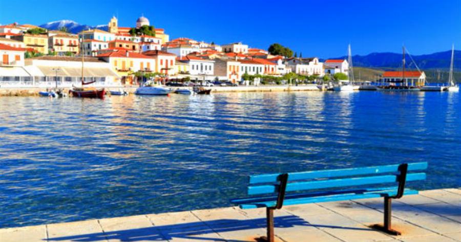 Γαλαξίδι: Μία μαγευτική νησίδα ανάμεσα σε βουνό και θάλασσα.