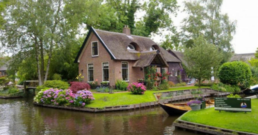 Μία παραμυθένια πόλη δίχως δρόμους – Εκεί όπου η ζωή κυλά ήρεμα ανάμεσα στην πραγματικότητα και το παραμύθι