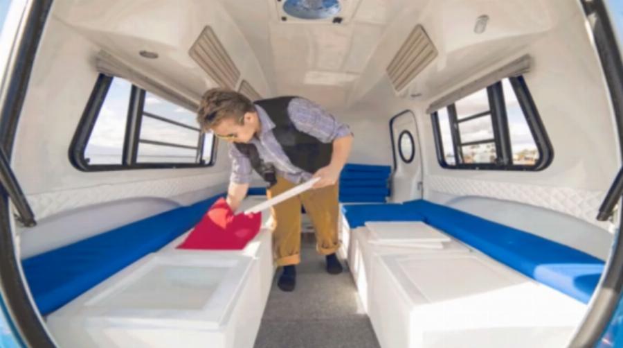 Είναι μικροσκοπικό, κοστίζει μόνο 1000 ευρώ και όμως στο εσωτερικό του έχει 5 κρεβάτια