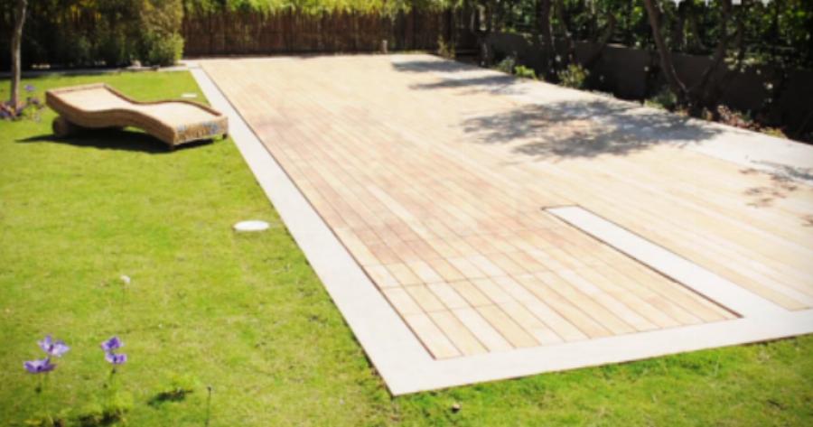 Αρχικά φαίνεται σαν μία κανονική αυλή. Όταν όμως ξεκινήσει να κινείται το πάτωμα, θα μείνετε άφωνοι…