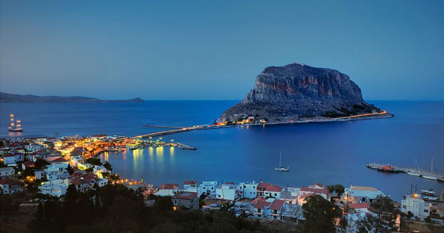 ΜΟΝΕΜΒΑΣΙΑ: Επιβίβαση για να ένα ταξίδι στο χρόνο