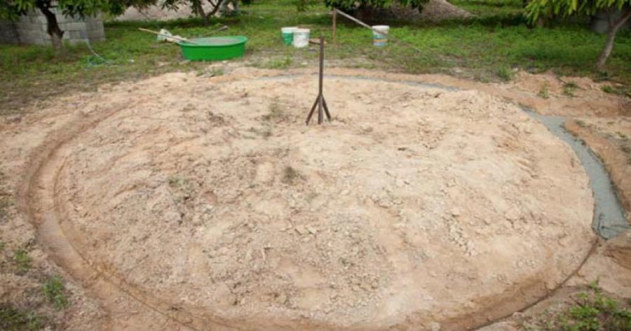 Ξεκίνησε από το μηδέν και μέσα σε 6 εβδομάδες δεν μπορείτε να φανταστείτε τι σπίτι έφτιαξε!