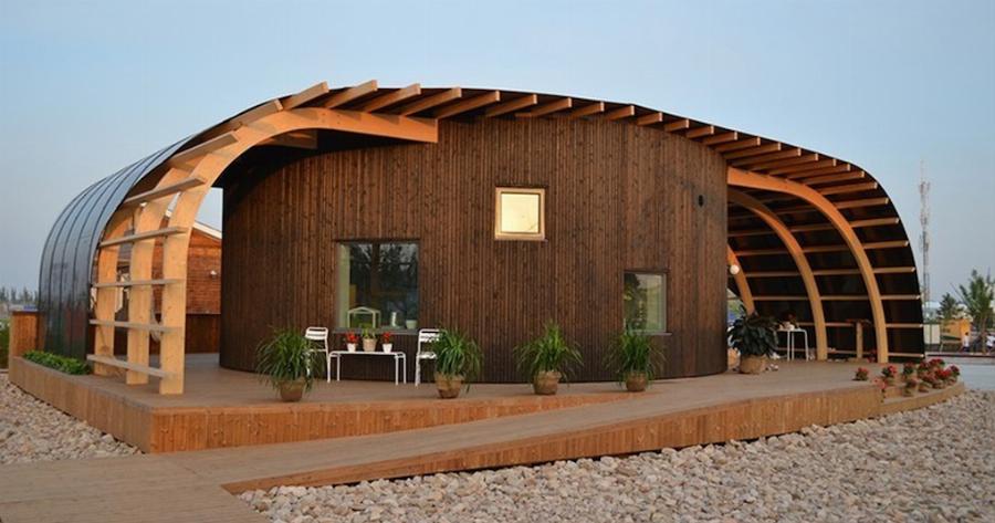 Είναι φιλικό προς το περιβάλλον, στο στήνουν σε μια βδομάδα και κοιμίζει άνετα μέχρι 4 άτομα