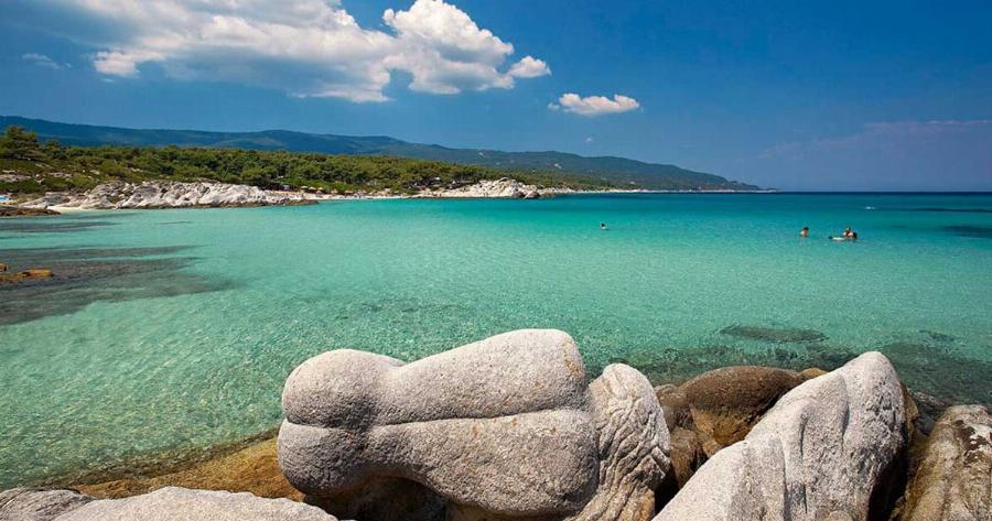 Οι 40 καλύτερες παραλίες της Χαλκιδική σε μια μοναδική συλλογή