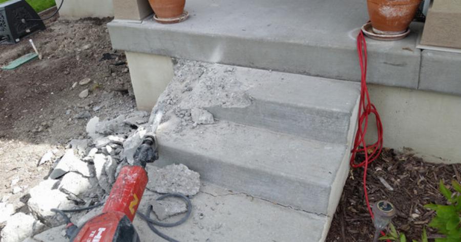 Κατέστρεψε την βεράντα του, αλλά περιμένετε μέχρι να δείτε το τελικό αποτέλεσμα. Θα ζηλέψετε!