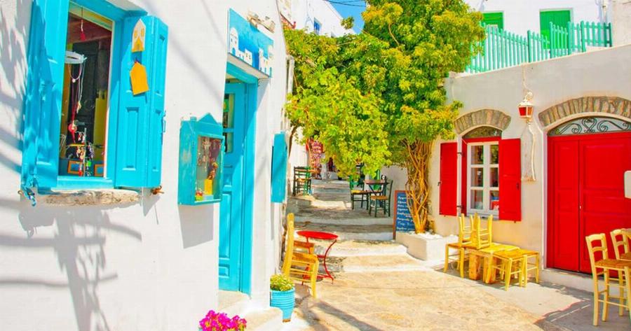 Οι 14 πιο πολύχρωμες πόλεις τις Ευρώπης. Ανάμεσα τους και μια στην Ελλάδα!