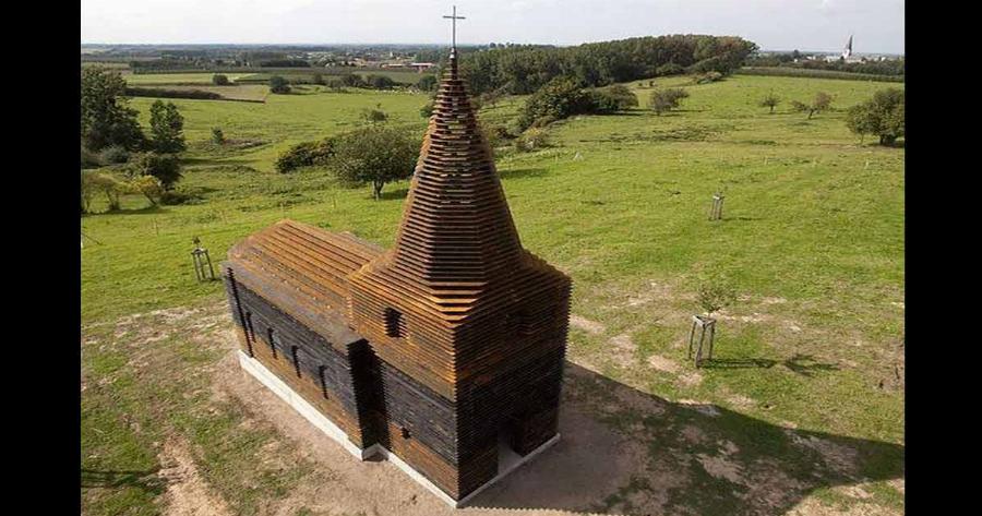 Από μακρυά Μοιάζει με μια συνηθισμένη Εκκλησία. Όταν όμως κάνει ΖΟΥΜ η Κάμερα; Θα σας Πέσει το Σαγόνι!