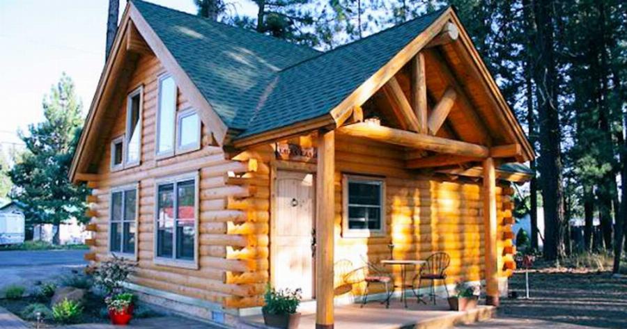 Eίναι μόνο 60 τμ. , έχει τζάκι, είναι όλο ξύλινο και το εσωτερικό του θυμίζει σαλέ ορεινού Ελληνικού χωριού.