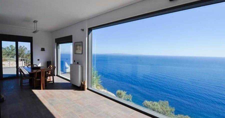 Αυτό το σπίτι στην Αρκαδία έχει την πιο μαγευτική θέα στη θάλασσα