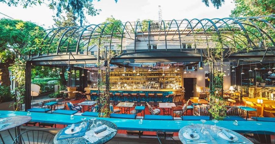 Το μαγαζί του Φώτη Σεργουλόπουλου στην Κηφισιά είναι να το πιεις στο ποτήρι