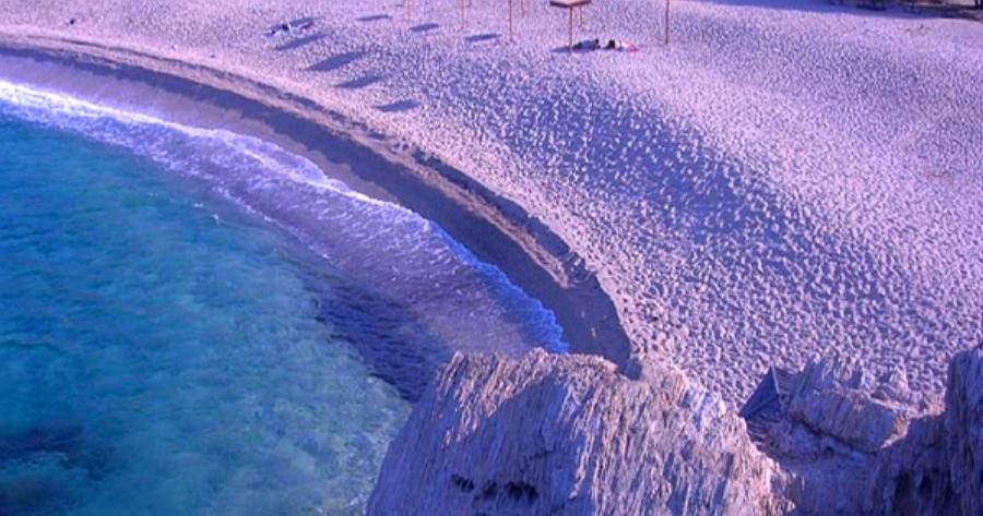 Οι Τυρκουάζ Παραλίες στους Αγίους Αποστόλους Ευβοίας από ψηλά. Μόλις 2 ώρες από την Αθήνα!