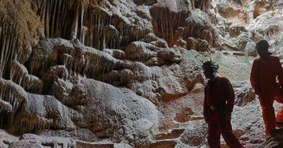 Το μοναδικό σπήλαιο στην Ελλάδα με σκαλισμένα αγάλματα στο εσωτερικό του βρίσκεται στον Υμηττό