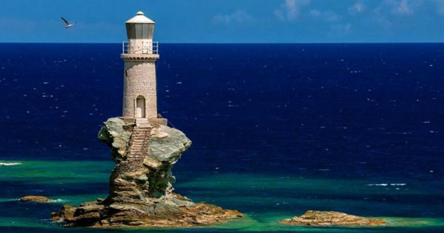 Ένας από τους ωραιότερους φάρους στον κόσμο βρίσκεται στην Άνδρο!