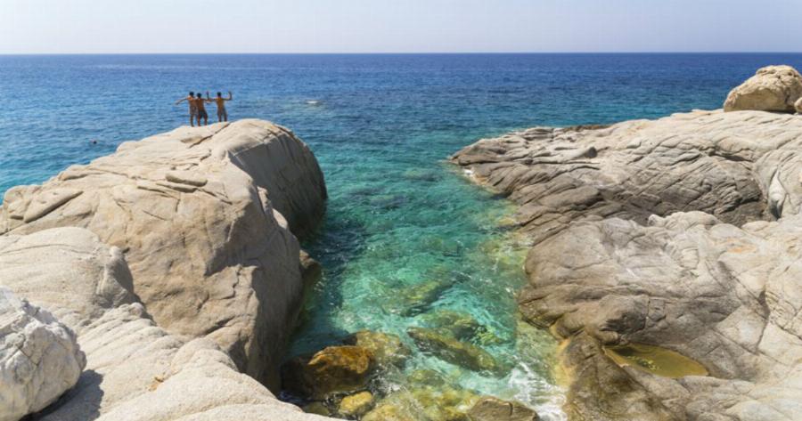 Η παραλία-όνειρο που αποκαλύφθηκε… κατά λάθος