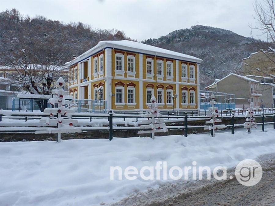 Πολικές θερμοκρασίες στην Φλώρινα μετά τη συνεχή χιονόπτωση – Πάγωσε μέχρι και ο ποταμός Σακουλέβας