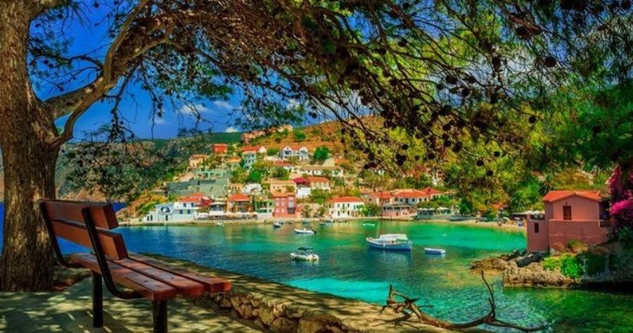 Το Ελληνικό χωριό που θυμίζει πίνακα ζωγραφικής!
