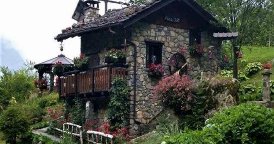 25 ονειρεμένα σπιτάκια στα βουνά της Ελλάδας που θα θες να μετακομίσεις τώρα