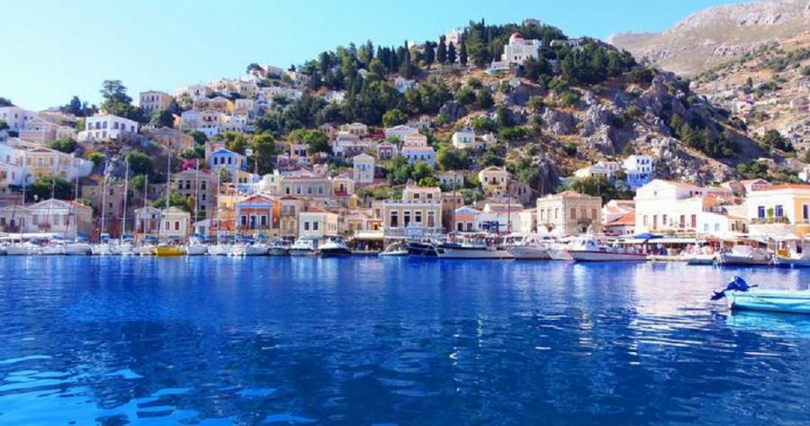 E ναι ρε παιδιά, η Ελλάδα είναι η «γη των Θεών»! 6+1 λόγοι που έκαναν τη Daily Mail να «αποθεώσει» τη χώρα μας