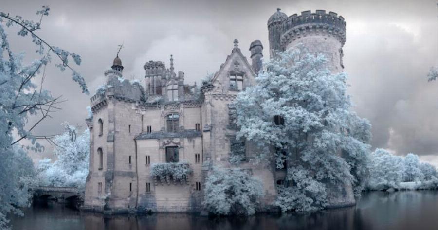 Μπήκαμε σε αυτό το κάστρο που δεν έχει ανοιχτεί από το 1932 και το βίντεο που τραβήξαμε είναι μοναδικό.