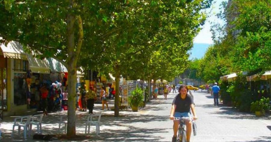 Ο σπάνιος θησαυρός της Αθήνας: Η κουκλίστικη, γραφική γειτονιά που θυμίζει Παρίσι και που λατρεύουν οι καλλιτέχνες και αποθεώνουν όλα τα ξένα περιοδικά