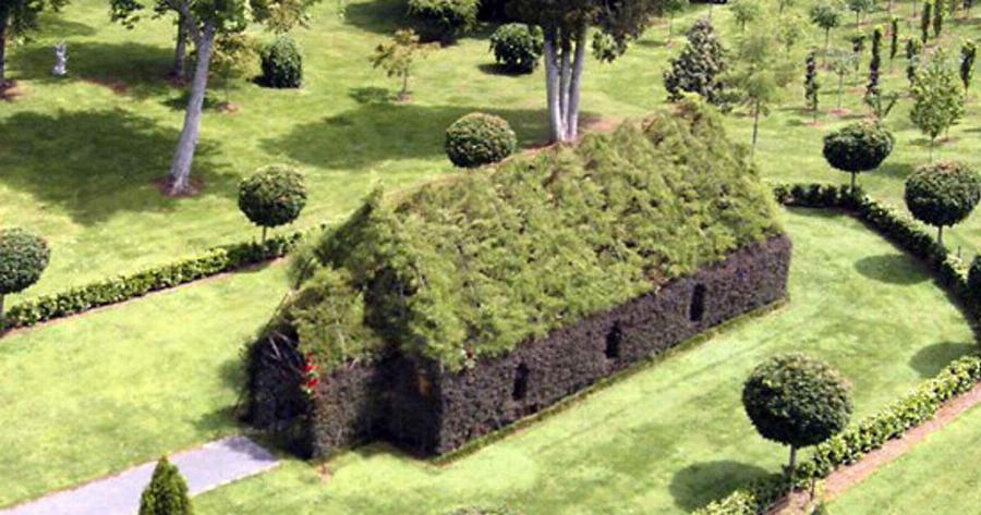 Αφιέρωσε 5 Χρόνια για να Χτίσει μια Εκκλησία μόνο με Ζωντανά Δέντρα. Απλά δείτε το Εσωτερικό της και θα σας πιάσει ΔΕΟΣ..!