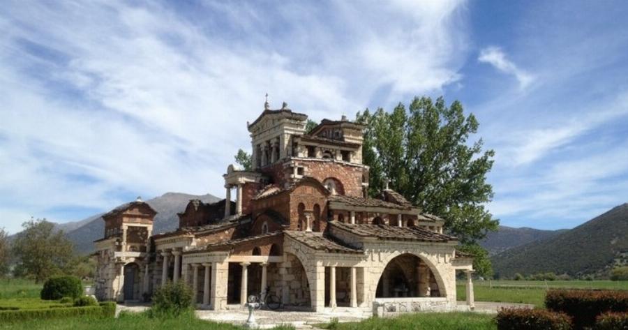 Η πιο παράξενη εκκλησία της Ελλάδας: Κτίσμα βυζαντινό και αρχαιοπρεπές μαζί, που όμοιό του δεν υπάρχει πουθενά