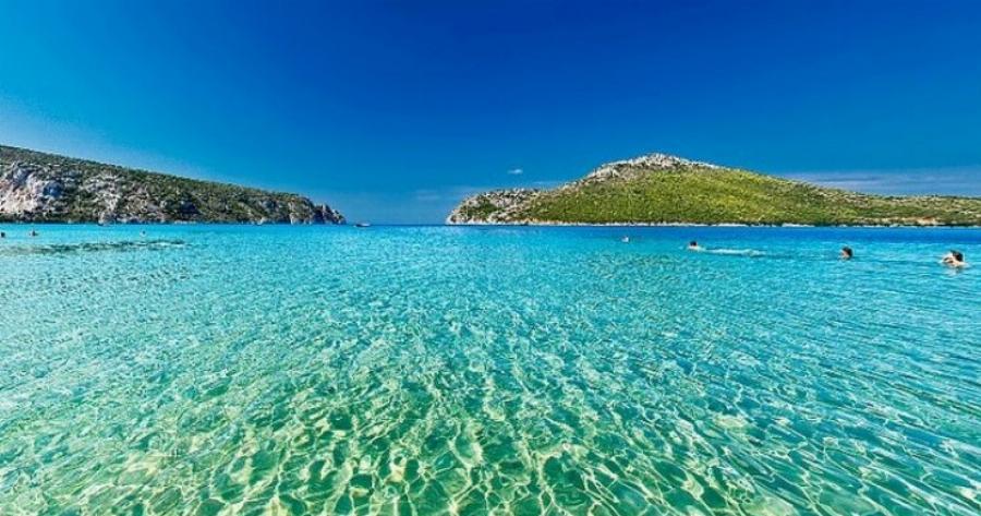 Το μεγαλύτερο και ασφαλέστερο φυσικό λιμάνι της Ελλάδας με την εξωτική ομορφιά βρίσκεται στη Χαλκιδική!