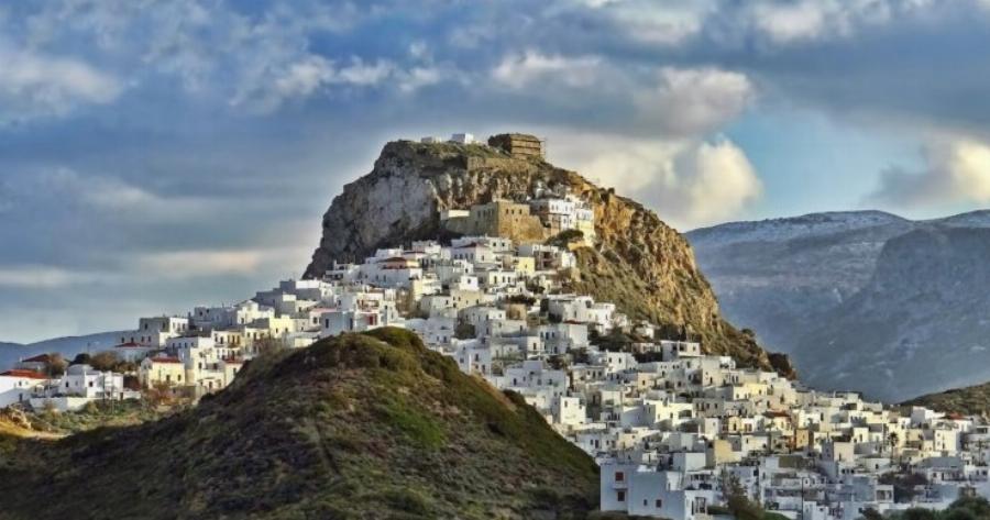 Το «διαμάντι» του Αιγαίου: Σπάνια άλογα, δάση με σφενδάμια και εξωτικές παραλίες λίγες ώρες από την Αθήνα