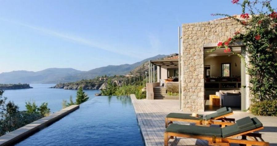 Ένα σπίτι.. γιορτή για τις αισθήσεις στην Καρδαμύλη. Χρώματα και αρώματα με θέα τη θάλασσα