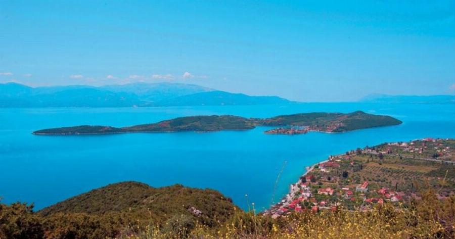 Τριζόνια: Το μοναδικό κατοικημένο νησί του Κορινθιακού που εκνεύρισε τον Ωνάση