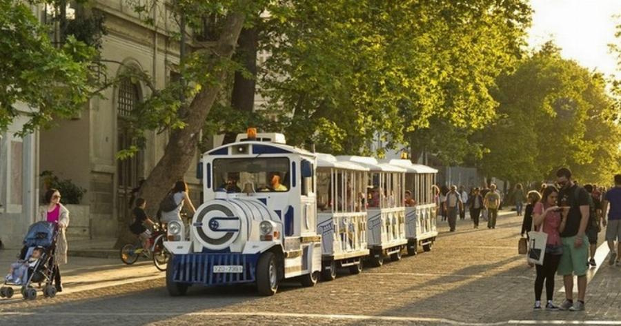 Περίπατος στη Διονυσίου Αρεοπαγίτου: Όλα όσα δεν γνώριζες για την πιο όμορφη βόλτα του… κόσμου!