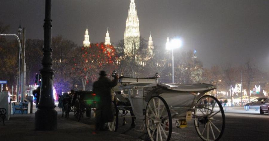 Η Βιέννη τα Χριστούγεννα μοιάζει σαν να ξεπήδησε από τις σελίδες κάποιου όμορφου παραμυθιού.