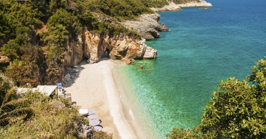 Μυλοπόταμος: Μια από τις πιο φημισμένες παραλίες της Ελλάδας από ψηλά!